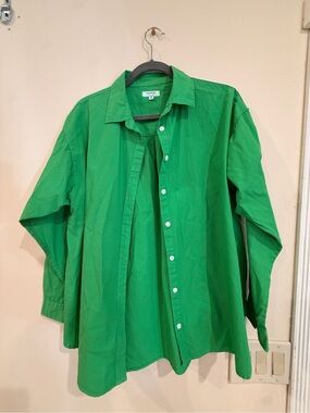 Weekend Los Angeles Relaxed Green Button-Down Shirt - Women's Classic Collar